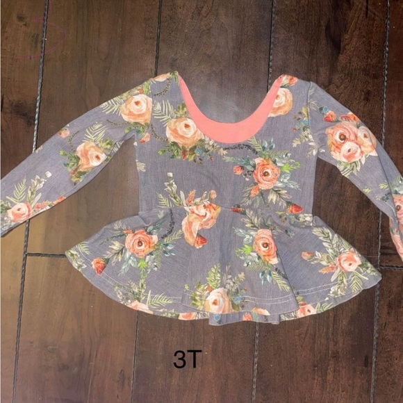 Beautiful handmade items in excellent condition. Fit 3T-4T - Picture 5 of 8